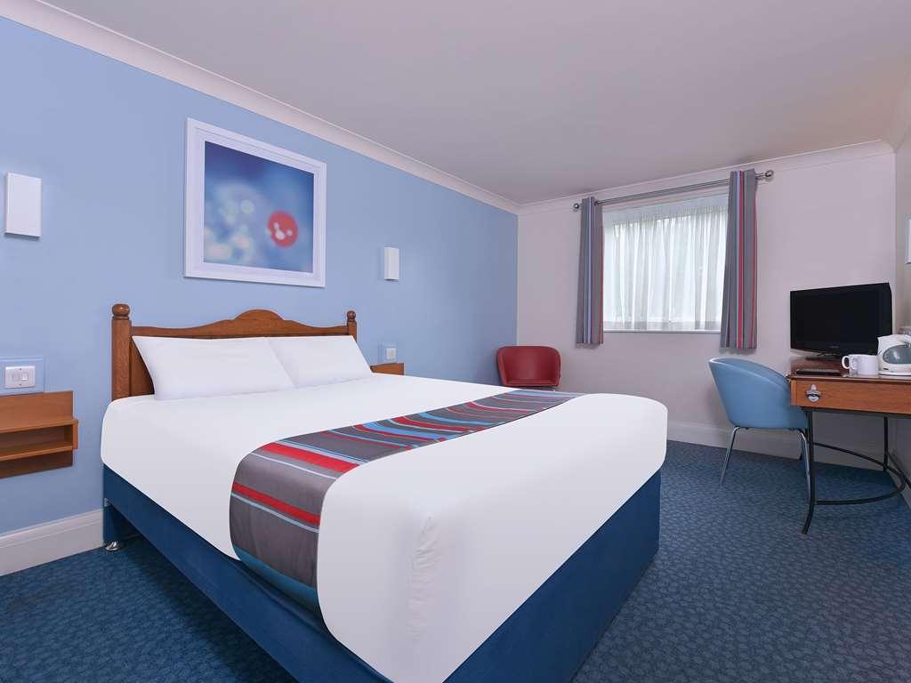 Travelodge Plymouth Roborough Номер фото