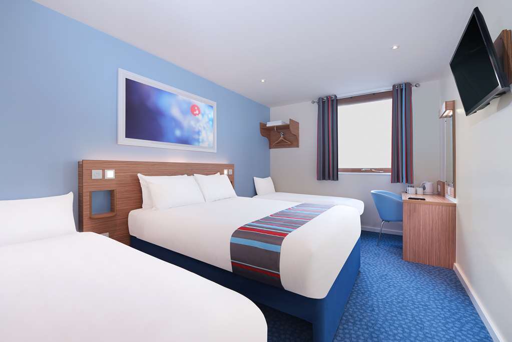 Travelodge Plymouth Roborough Номер фото